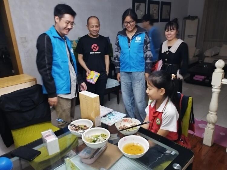 关心关爱留守儿童 我们在行动