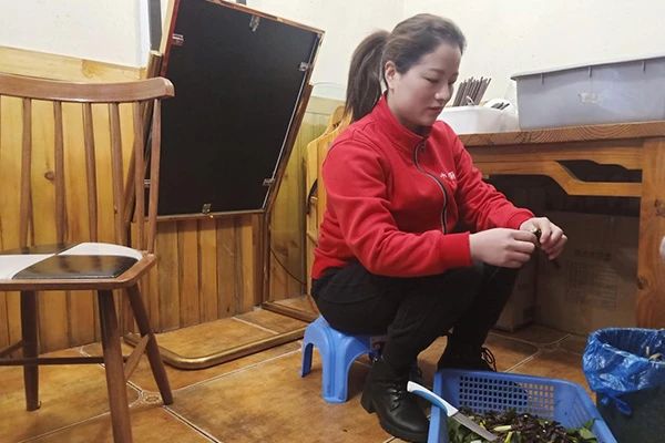湖南好人-长沙饭店员工陈新明拾金不昧20万元